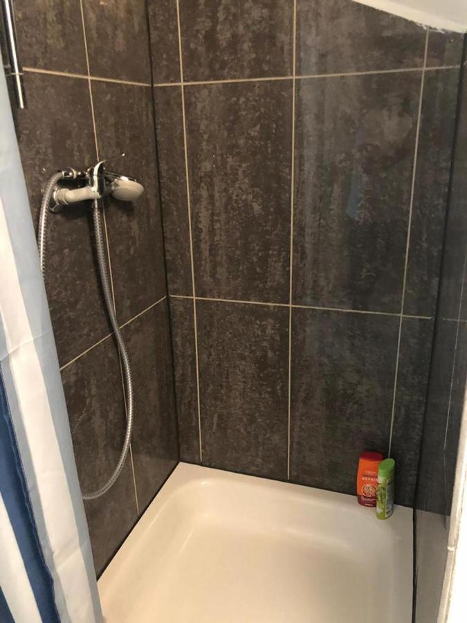 Bescheidene Untergeschoss Wohnung In Guter Lage. Köln Eksteriør billede